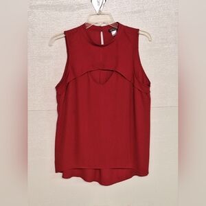 VENUS red sleeveless, v-neck hi-low hem, flowing top XL